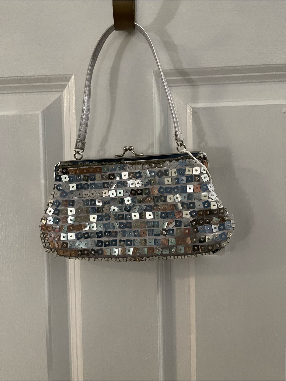 Source Unknown Silver Sequin Kiss-Lock Wristlet